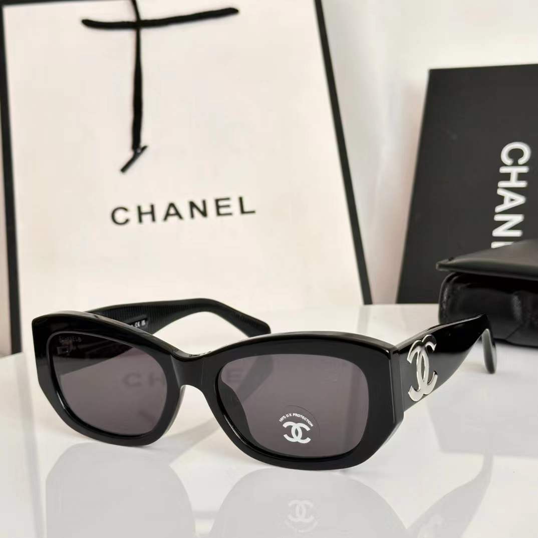 Premium Square Frame Sunglasses by Gentle Monster - Image 6