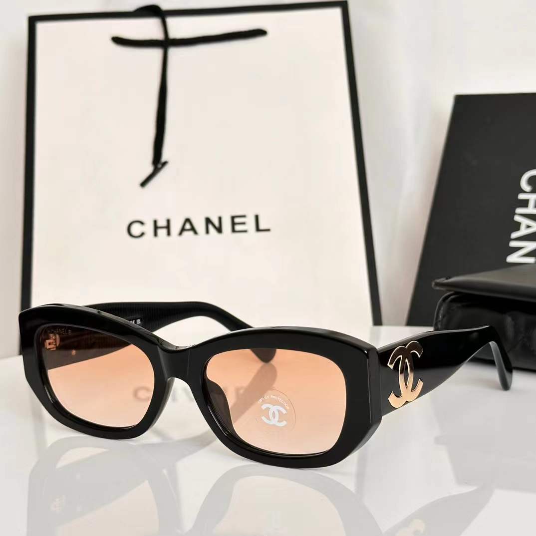 Premium Square Frame Sunglasses by Gentle Monster - Image 3