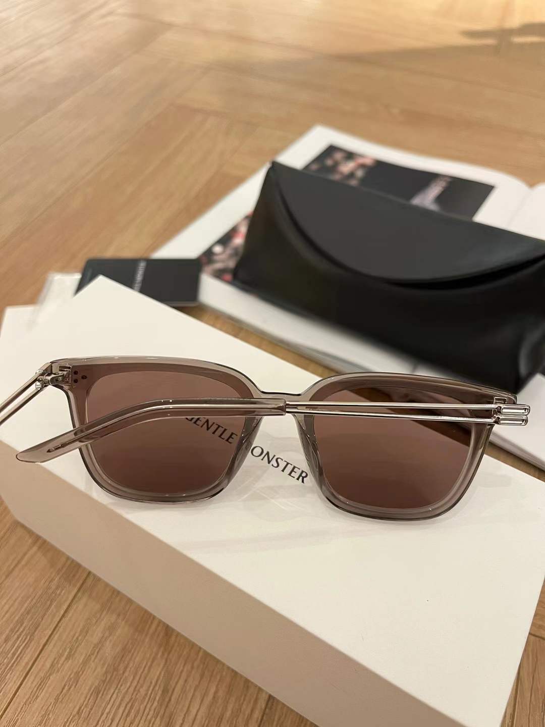 Premium Square Frame Sunglasses by Gentle Monster - Image 3