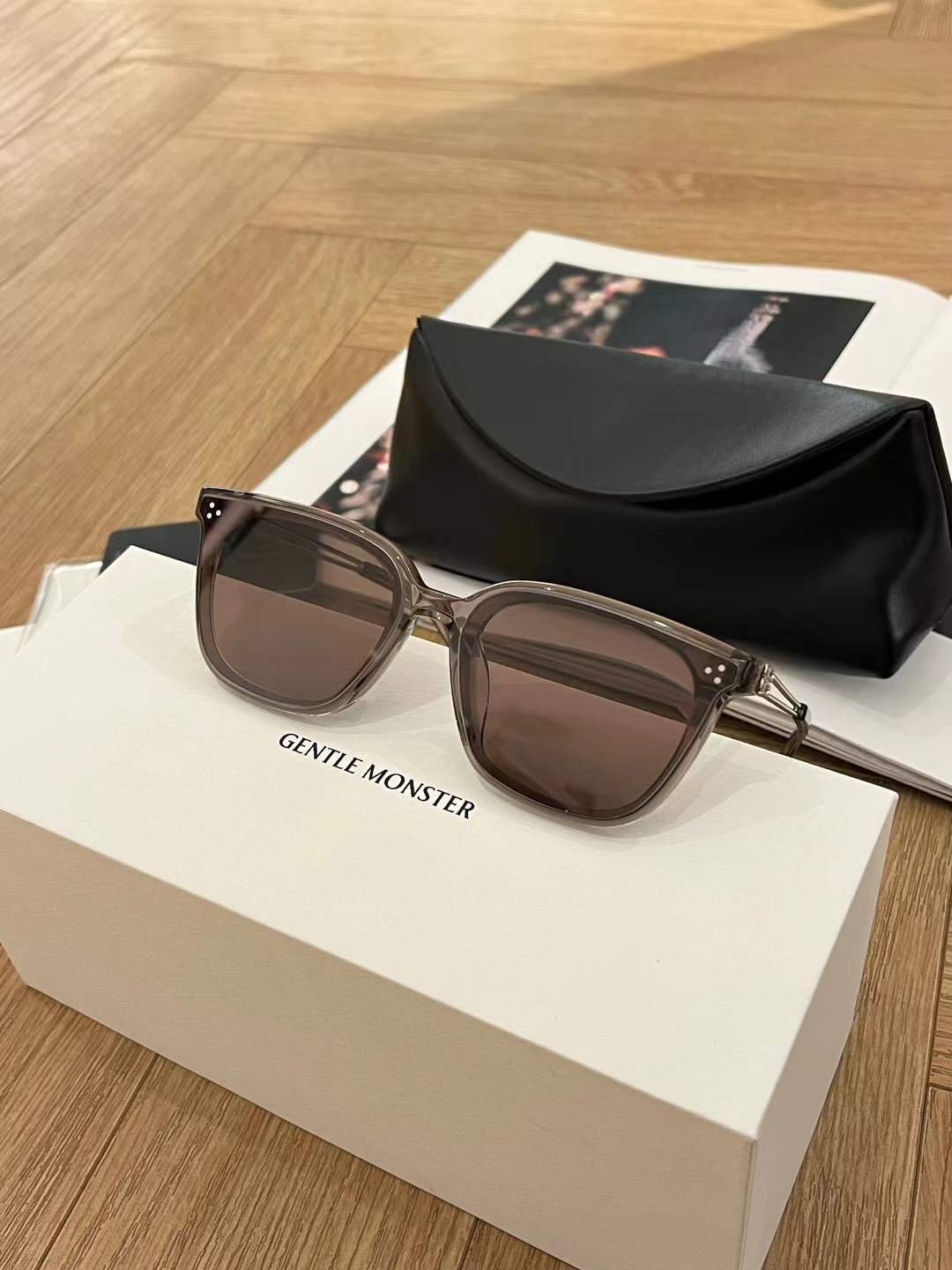 Premium Square Frame Sunglasses by Gentle Monster - Image 5